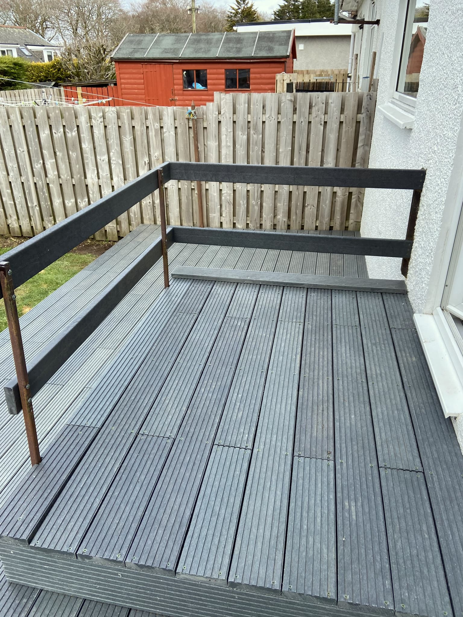 Thermal Expansion in Recycled Plastic Decking: How to Size Expansion Gaps