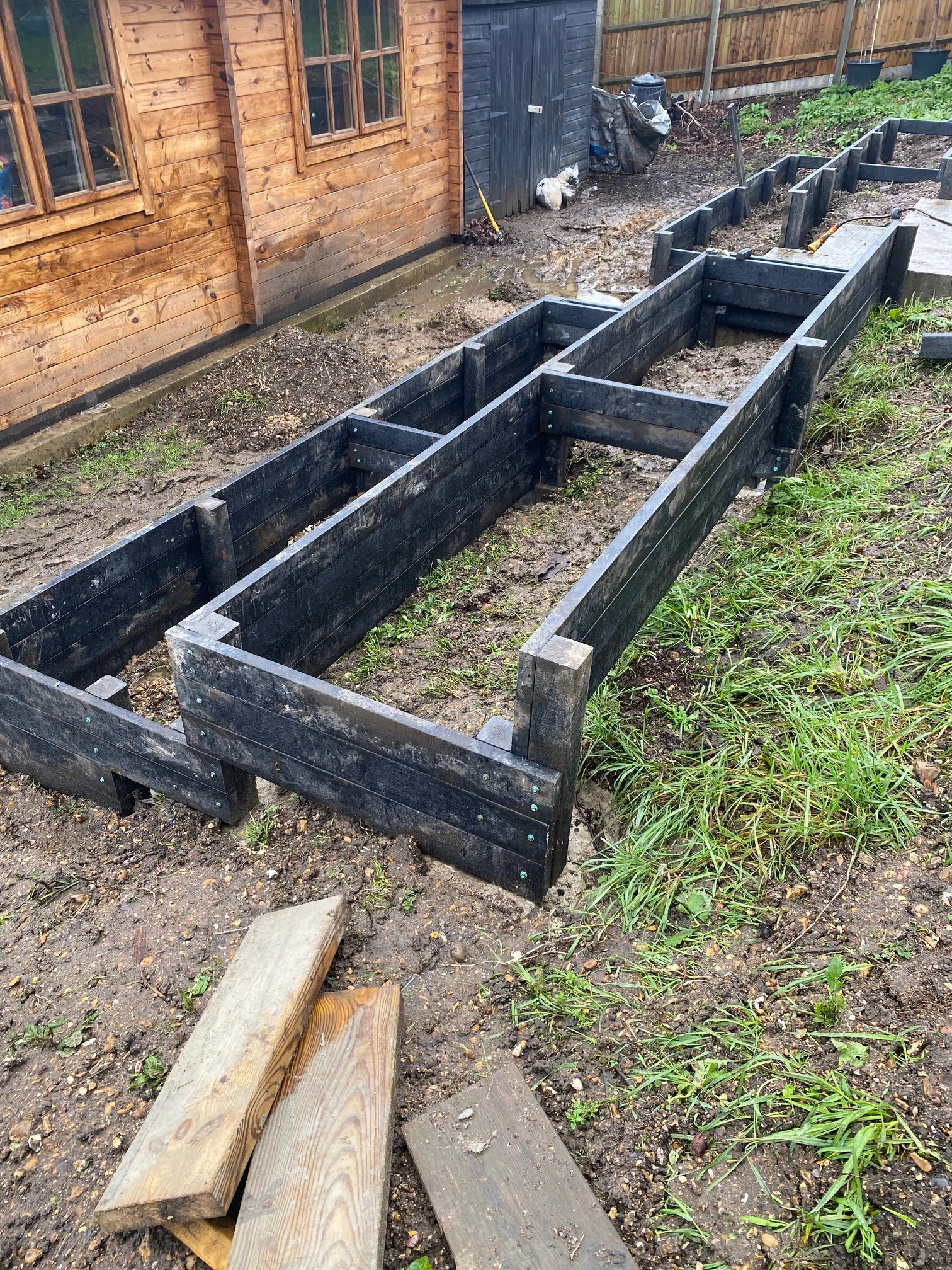 Retaining wall installation Ezotrade